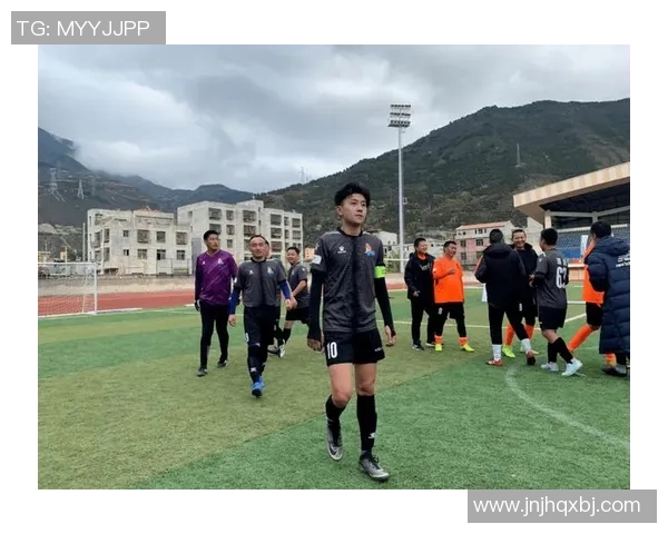 探寻成都足球队背后的精神力量与发展历程