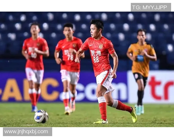 深入解析广州足球队的实力对比与发展潜力分析